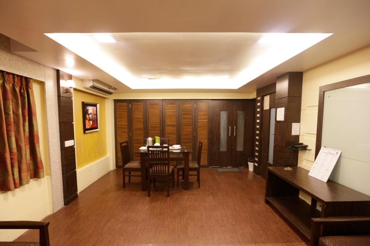 Hotel Metro Palace Bombay Exterior foto