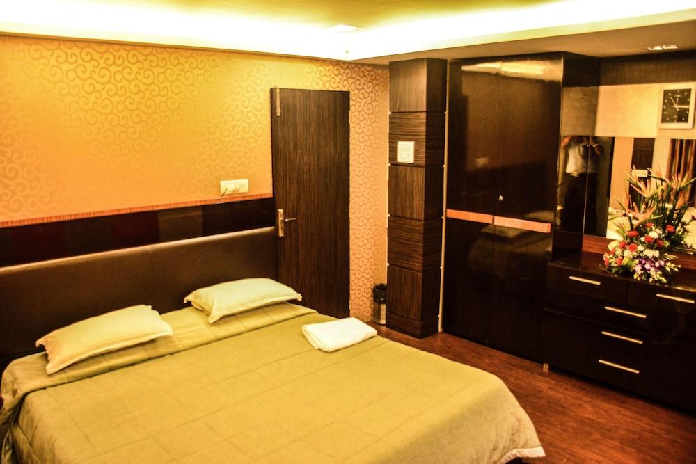 Hotel Metro Palace Bombay Exterior foto