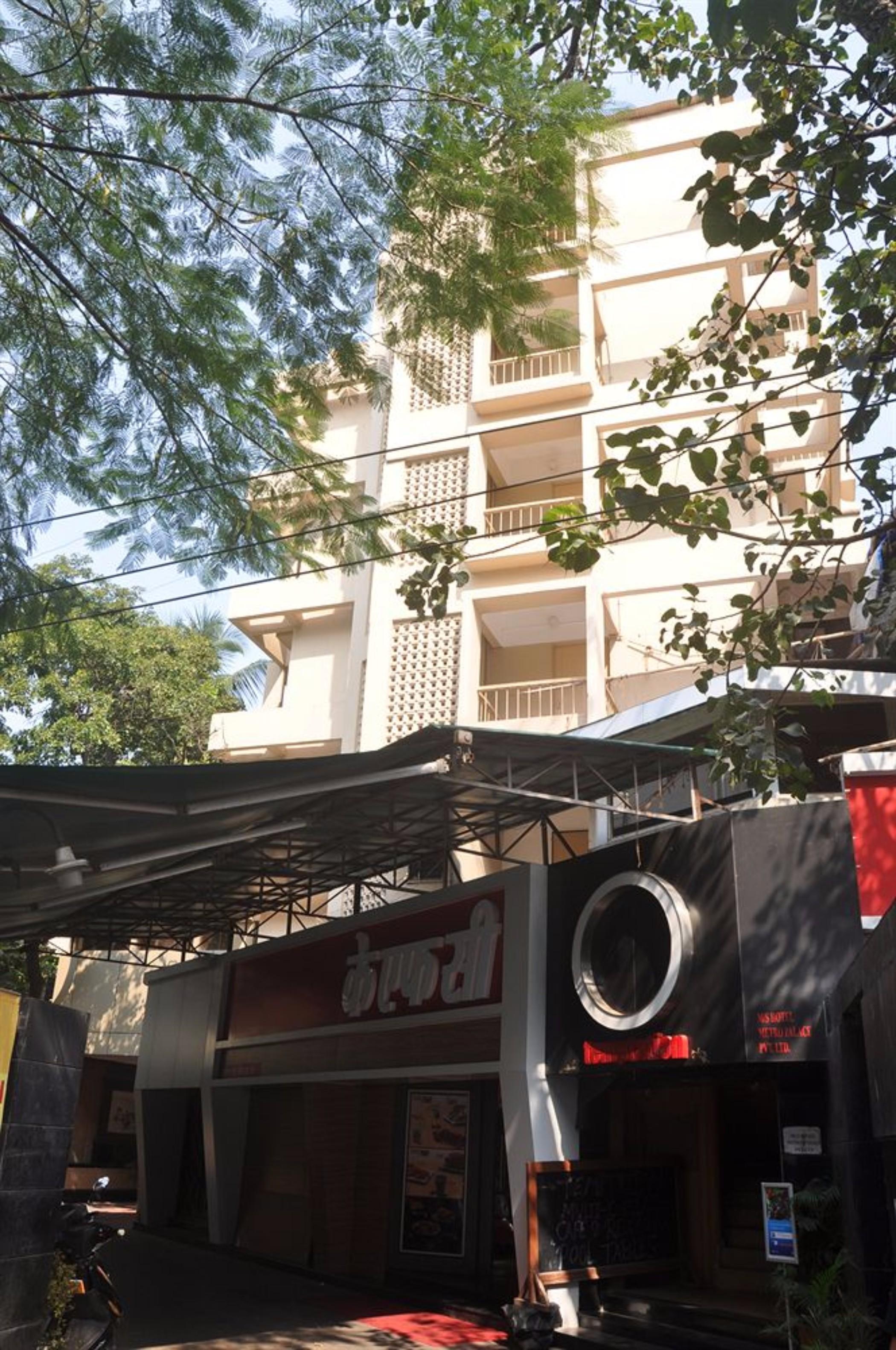 Hotel Metro Palace Bombay Exterior foto